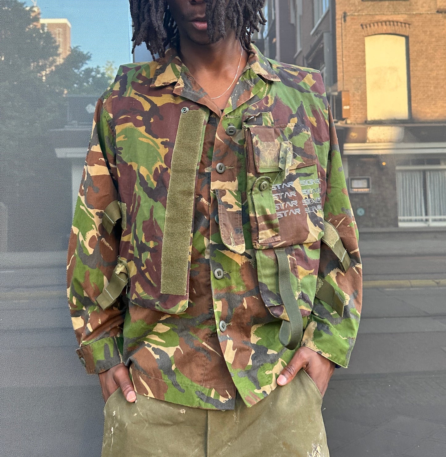 CAMO JACKETSLEEVED TOP
