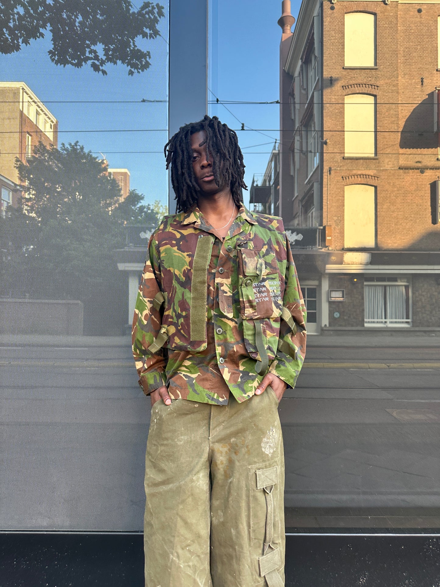 CAMO JACKETSLEEVED TOP