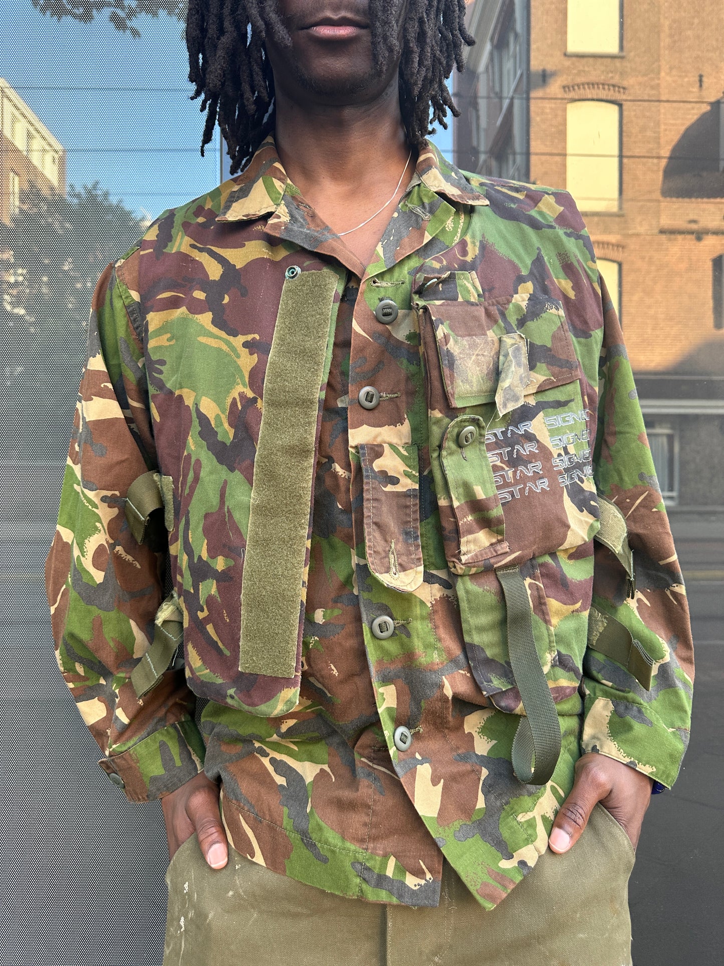 CAMO JACKETSLEEVED TOP