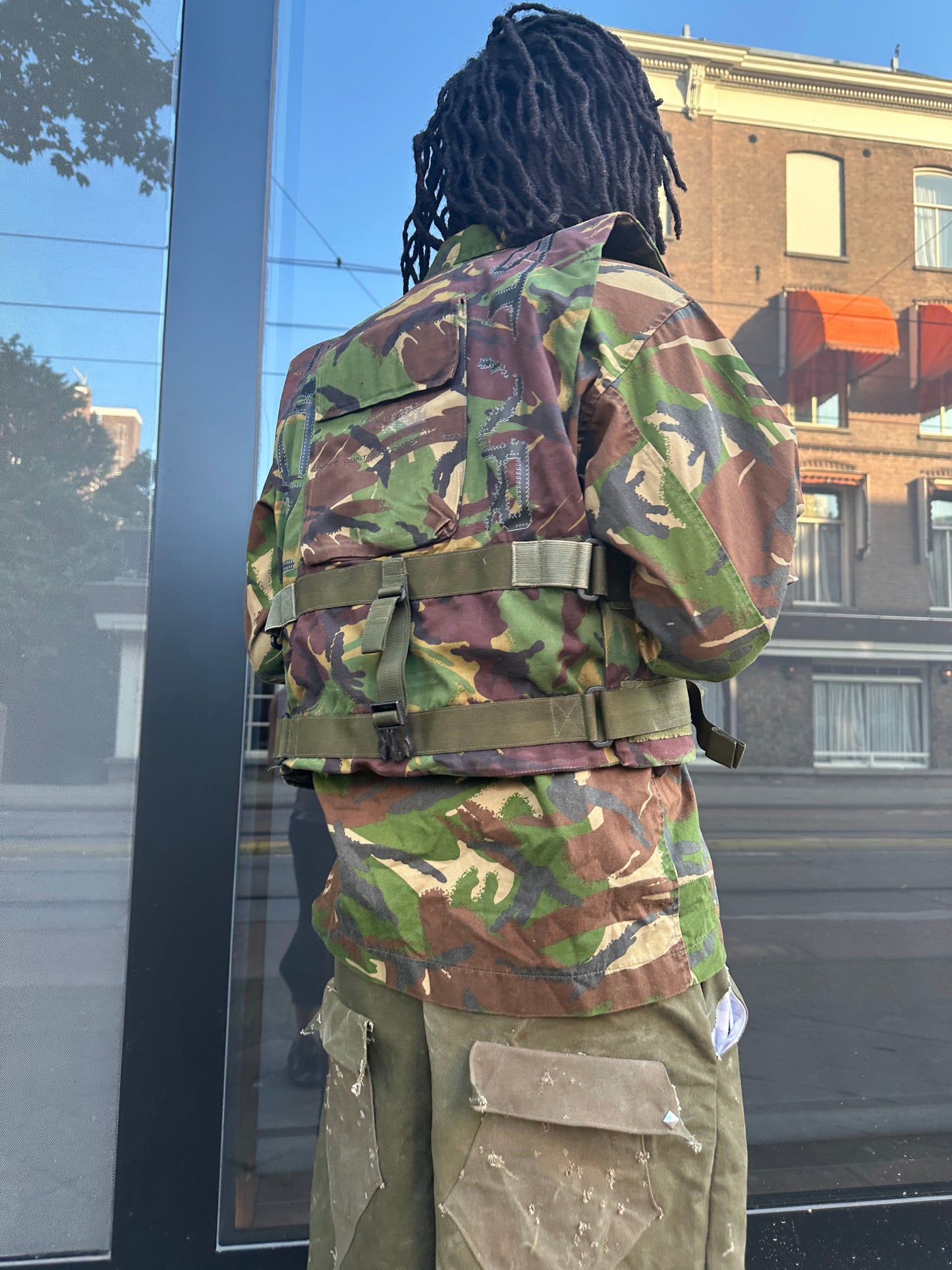 CAMO JACKETSLEEVED TOP