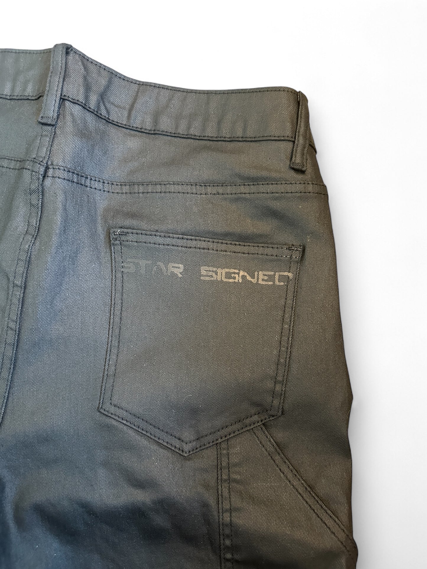 WAX COATED CARABINER FLARED JEANS